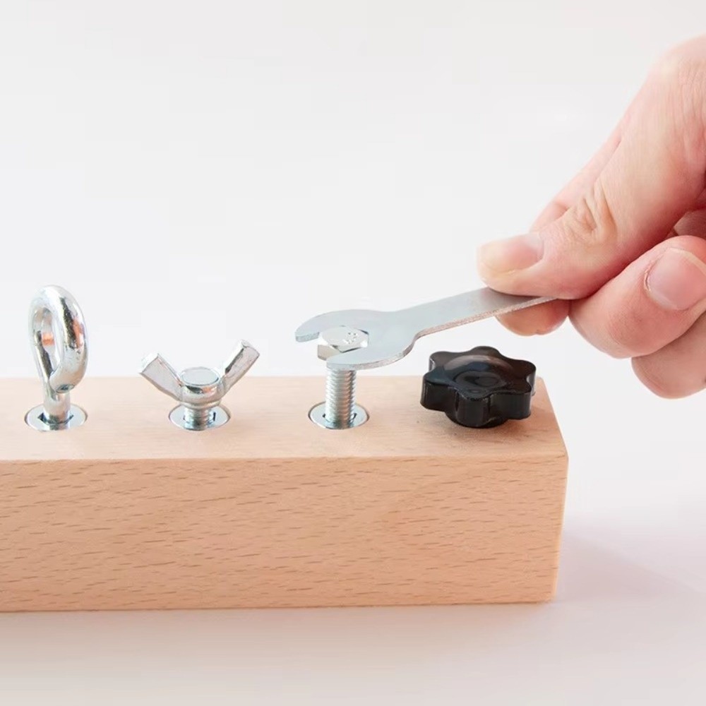 Montessori Wooden Busy Board Toddler - 新しいポータブルモンテッソーリスクリューDIY金属パーツ ビジーボード アクティビティ 幼児用遊び 光滑なエッジ 木製分解