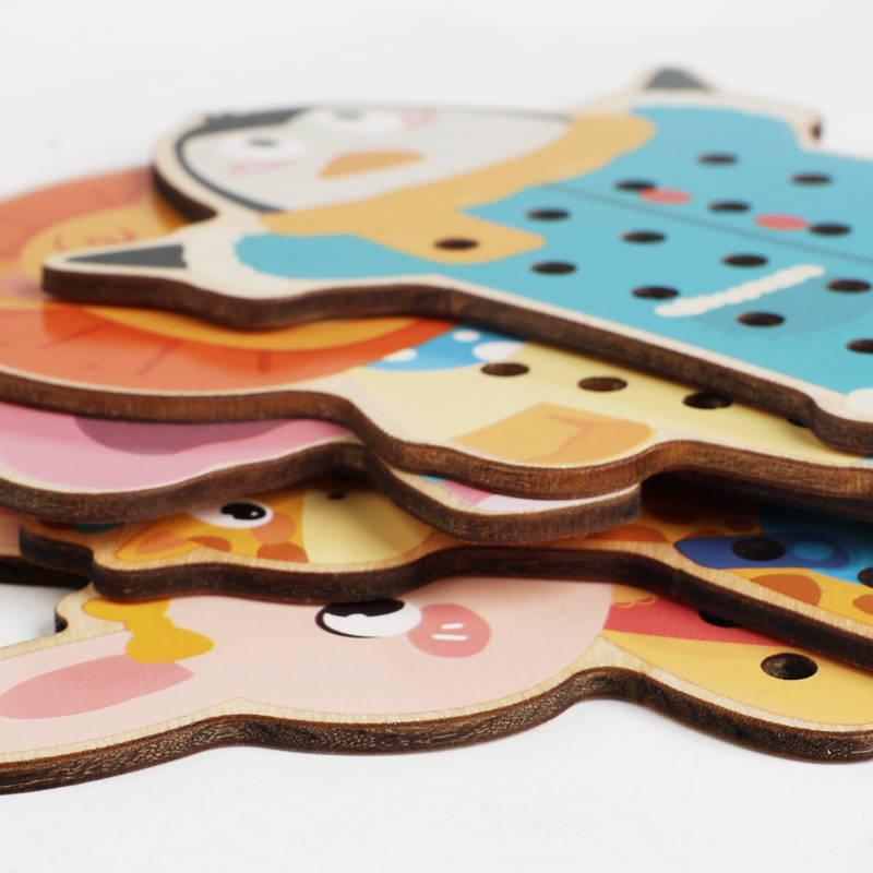 ビジーボード モンテッソーリおもちゃ 幼児用 感覚 就学前学 - Montessori Wooden Busy Board Toddler のレビューと価格